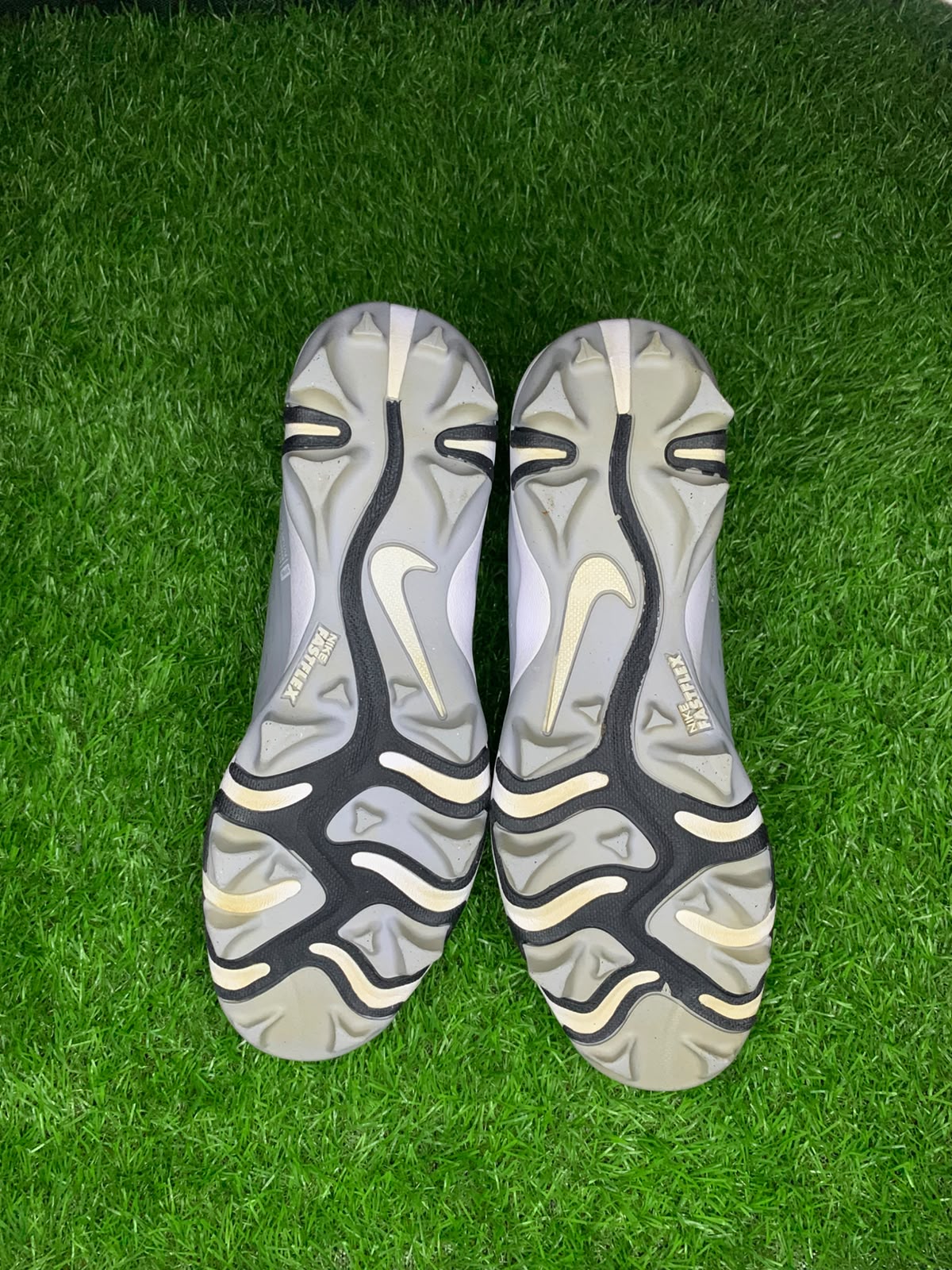 Sr000051 Nike Hyperdiamond 4 Sole View