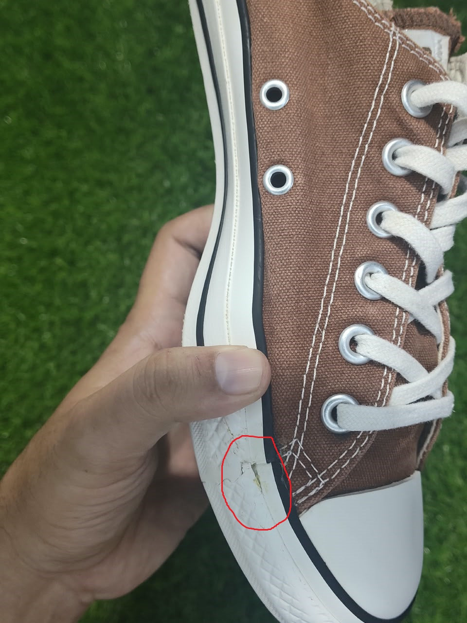 Converse Chuck Taylor All Star Low Top Brown - Condition Flaw 2