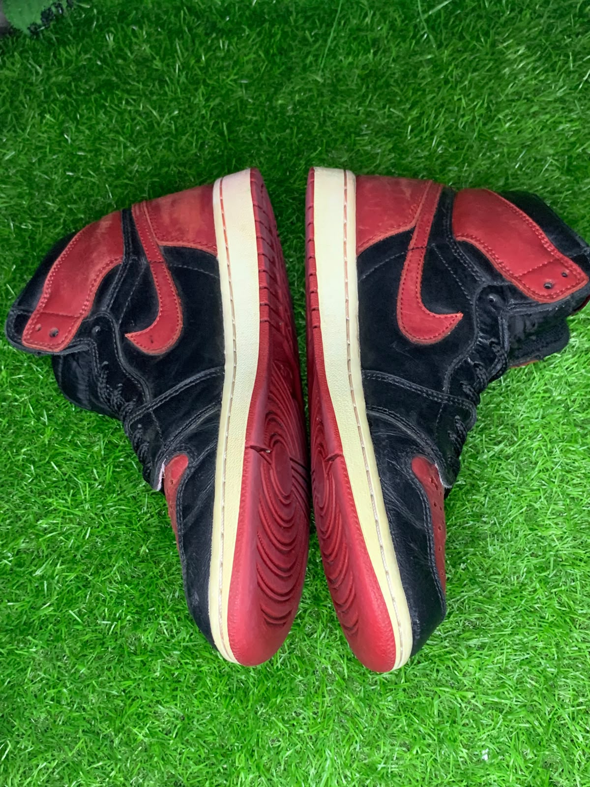 Air Jordan 1 High OG 'Bred' – Black / Red | EU 43 (Sr000037)