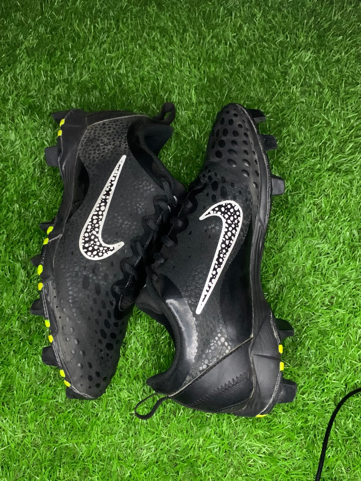 Sr000053 Nike Football Cleats Side View