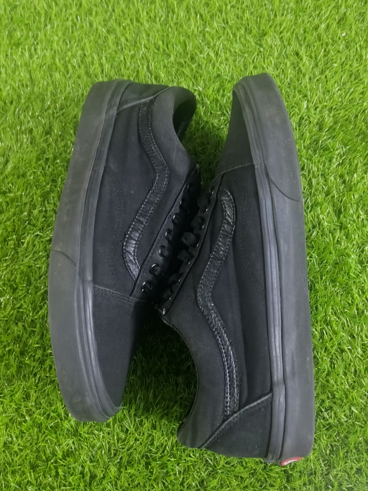 Vans Old Skool Triple Black - Side View