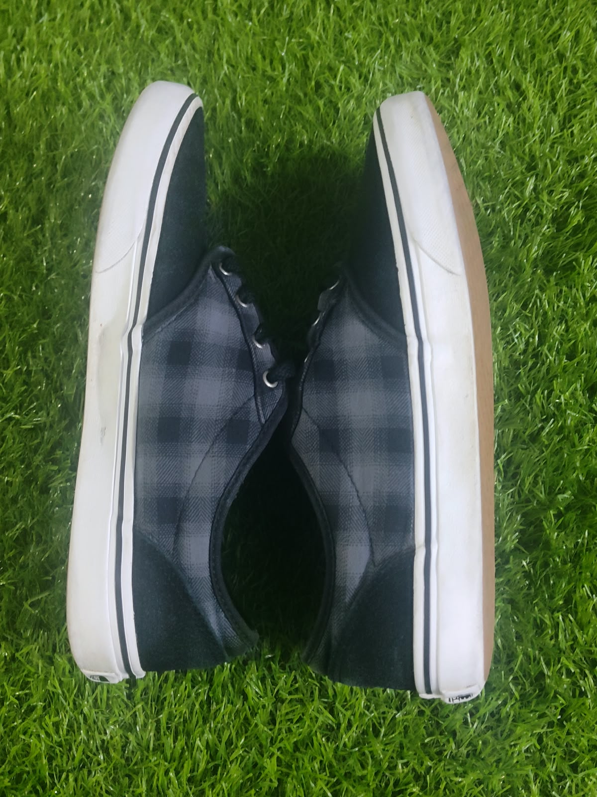 Vans Atwood Black Plaid - Side View